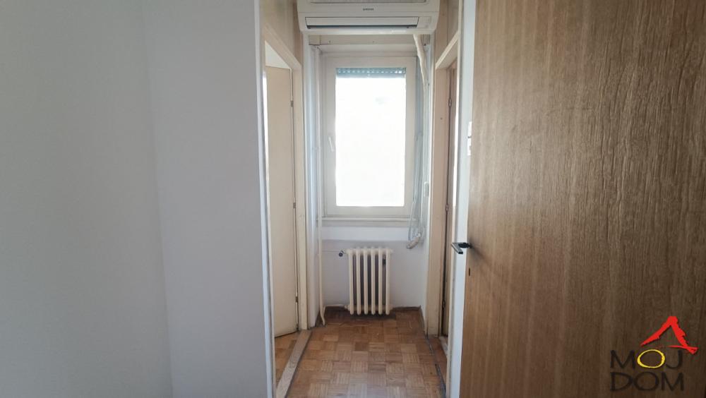 Slika 11 - Stan,NOVI SAD,BULEVAR,kv: 59, € 147700, ID: 1030628