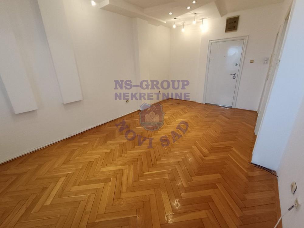 Slika 1 - Prodaje se dvosoban stan na Bulevaru Oslobodjenja