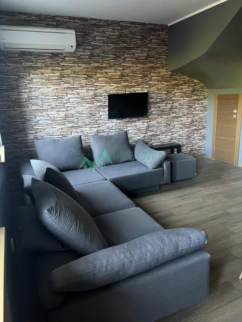 Slika 1 - NA PRODAJU - Kuća u nizu – moderna, funkcionalna, potpuno nameštena!  73m2 + 33m2 