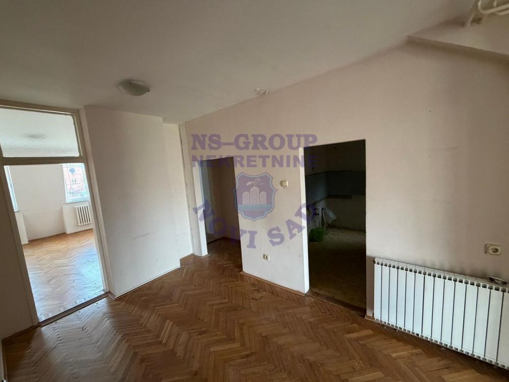 Slika 1 - Petosoban, 85m2, Novi Sad centar Novi Sad, sa terasom