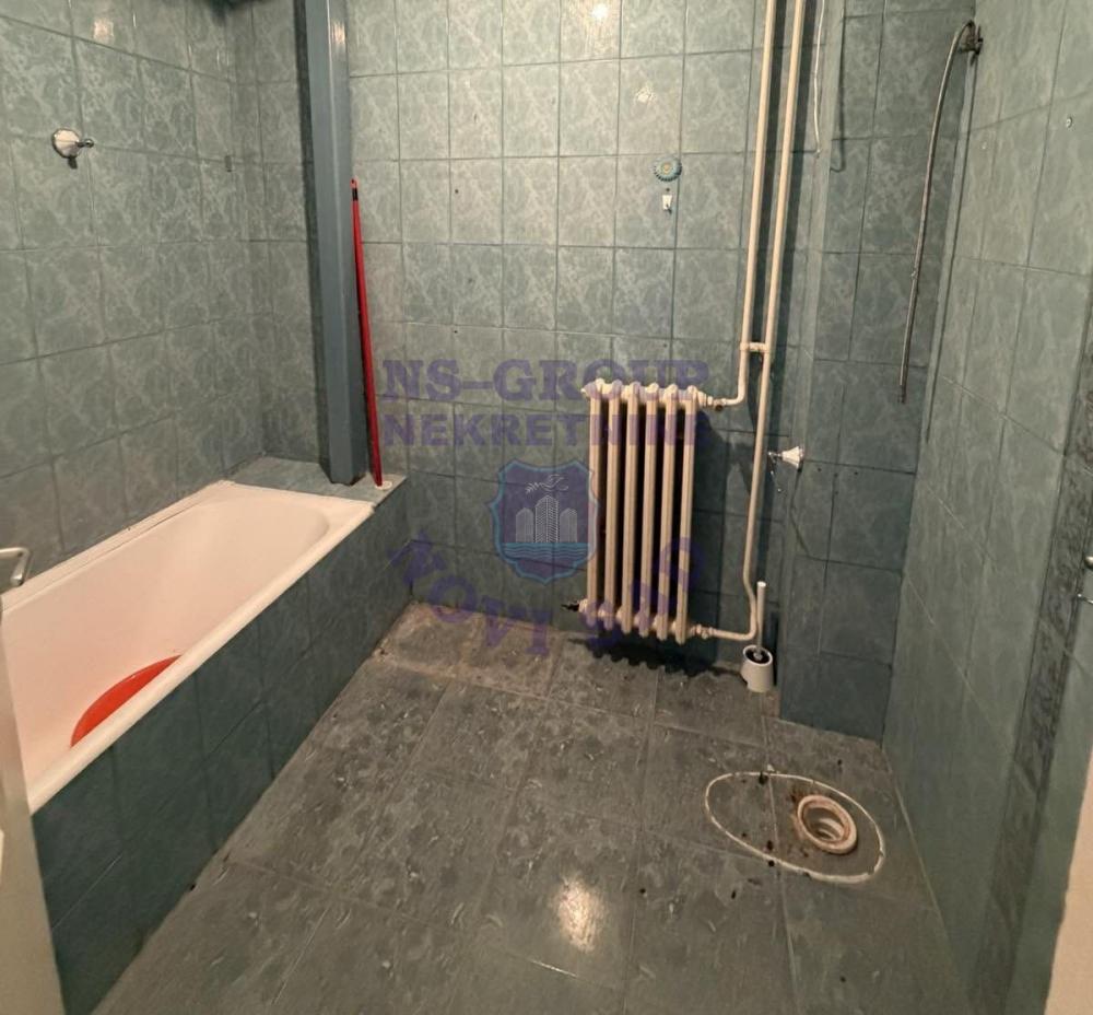 Slika 5 - Petosoban, 85m2, Novi Sad centar Novi Sad, sa terasom