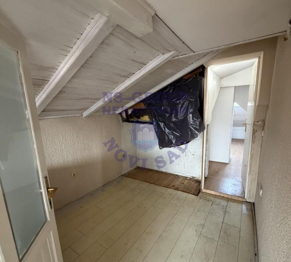 Slika 3 - Petosoban, 85m2, Novi Sad centar Novi Sad, sa terasom