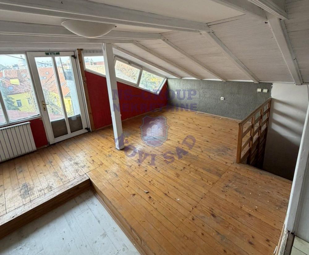 Glavna slika -Petosoban, 85m2, Novi Sad centar Novi Sad, sa terasom