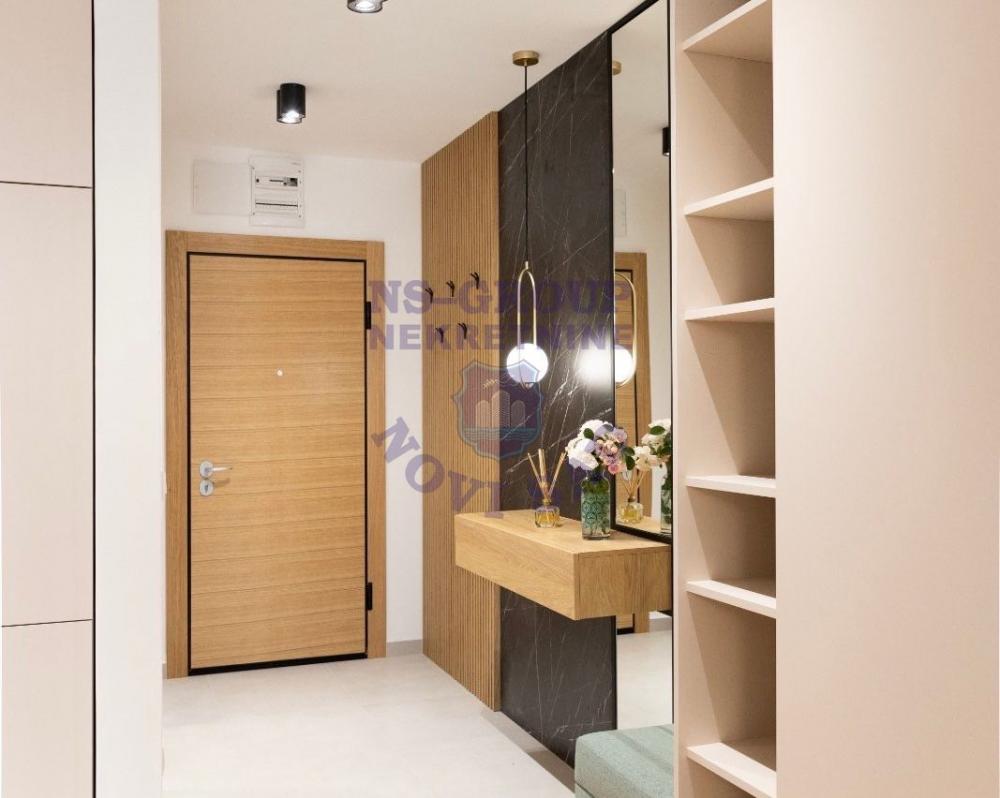 Slika 4 - Dvosoban, 51m2, Grbavica Novi Sad, sa terasom, ima lift