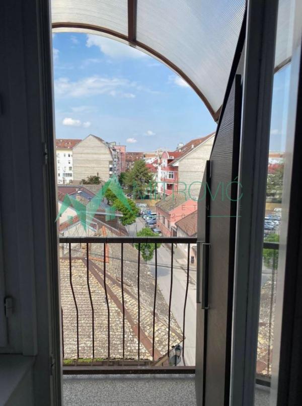 Slika 3 - Odličan noviji dvosoban stan u blizini centra i bulevara Oslobođenja 