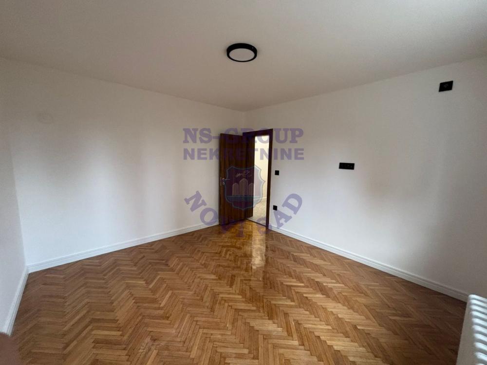 Slika 4 - Svetao i kompletno renoviran stan sa dve spavaće sobe