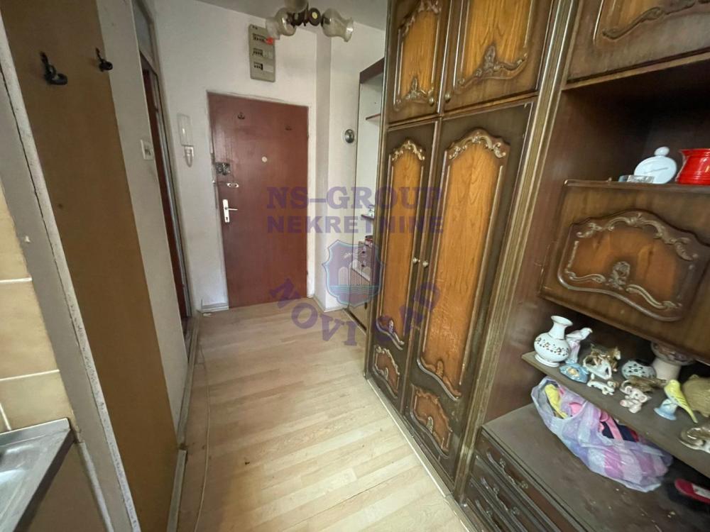 Slika 3 - Prodaja stana, 30m2, Nova Detelinara Novi Sad, sa terasom, ima lift