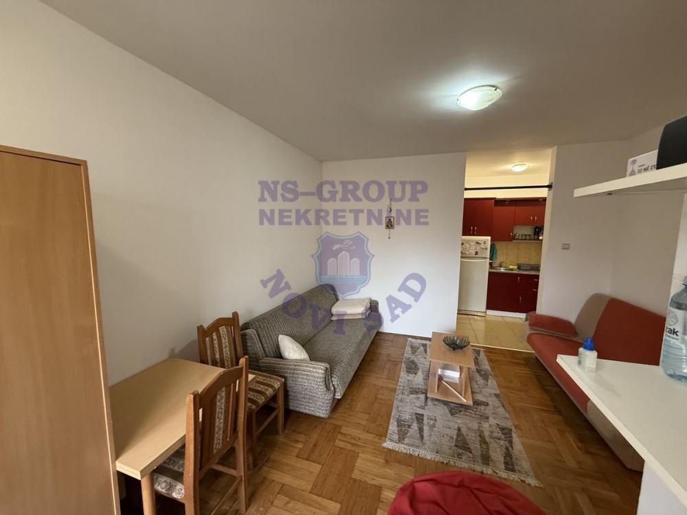 Slika 3 - GARSONJERA NA PATRIJARHA PAVLA