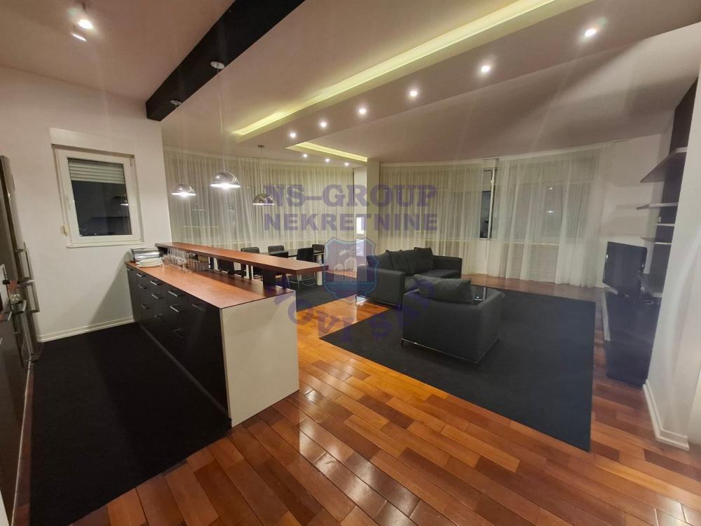 Slika 4 - Četvorosoban prelep stan- Bulevar Evrope!