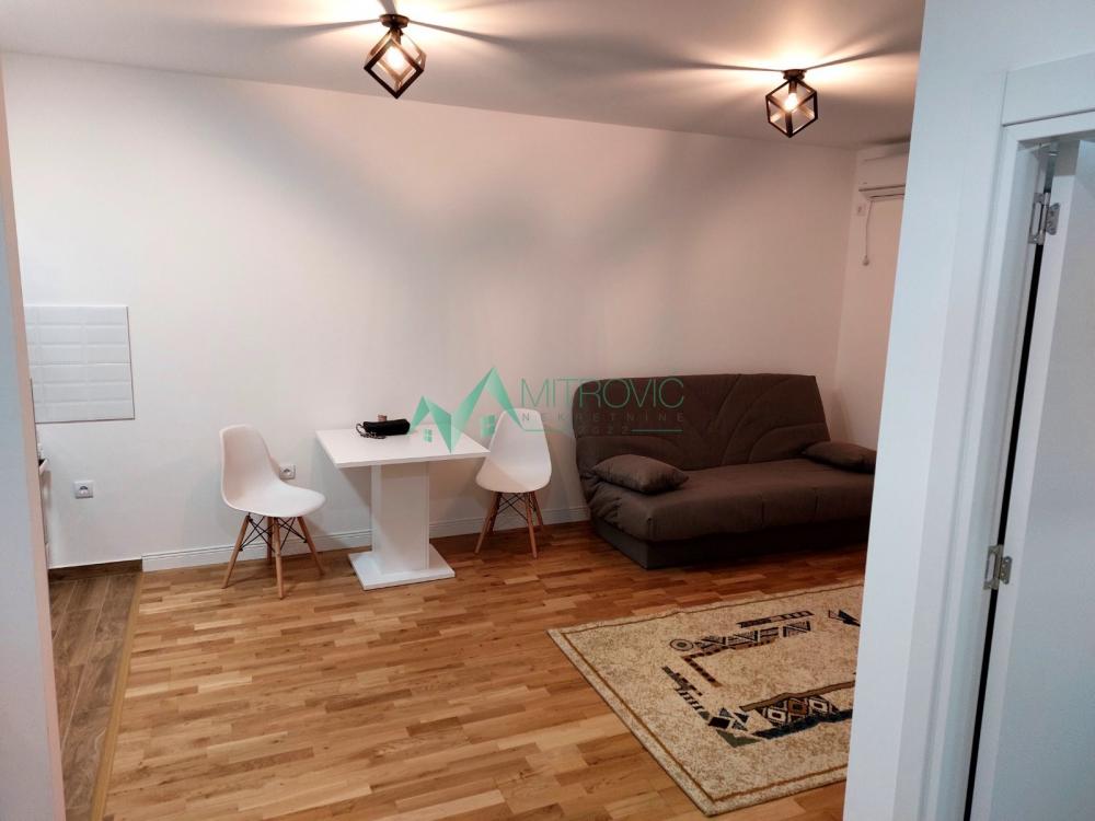 Slika 3 - Petrovaradin, 31m2. Opremljen stan. 