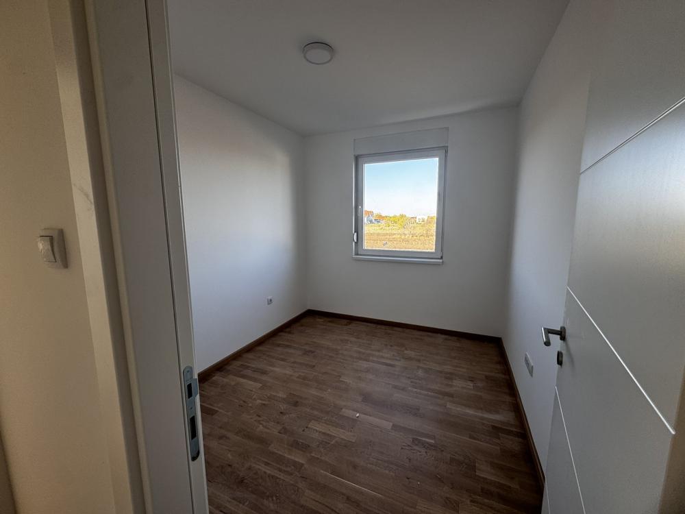 Slika 5 - Prodaje se prostran četvorosoban stan