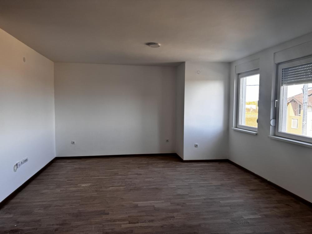 Slika 3 - Prodaje se prostran četvorosoban stan