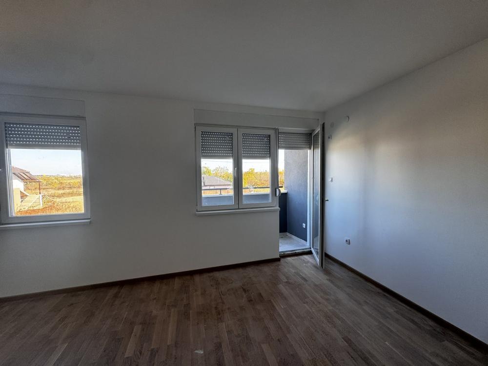 Slika 4 - Prodaje se prostran četvorosoban stan