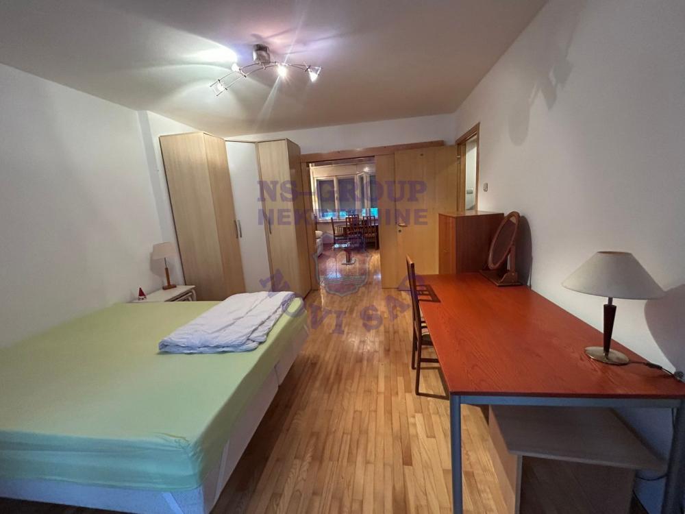 Slika 4 - IZUZETNA retkost u ponudi nekretnina Novog Sada