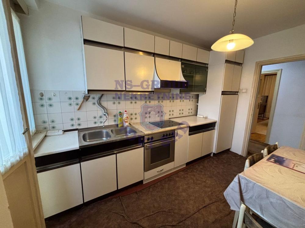 Slika 4 - Odličan trosoban stan na Sajmu površine 78m2