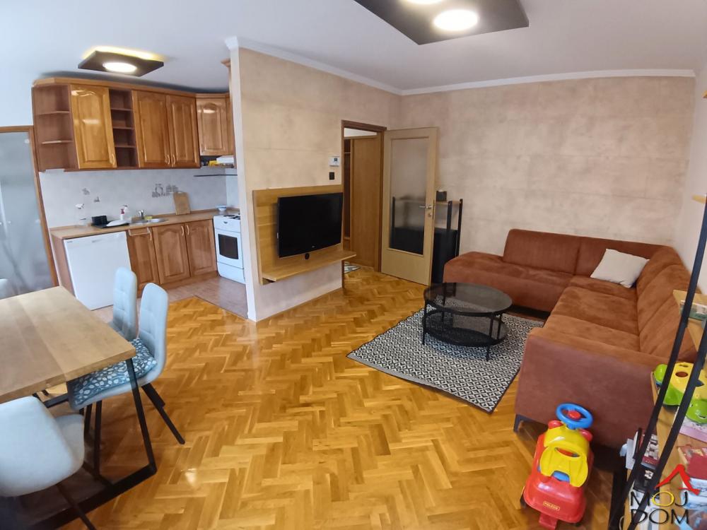 Slika 9 - Stan,NOVI SAD,CARA DUŠANA,kv: 59, € 151900, ID: 1031497