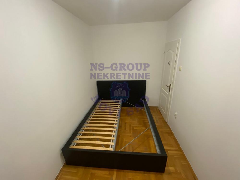 Slika 8 - Na prodaju dvoiposoban stan na Bulevaru! 