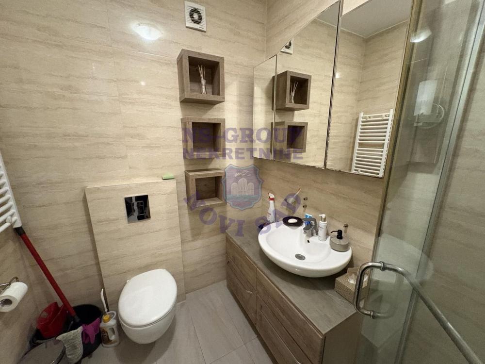 Slika 9 - Lux dvosoban stan u centru Novog Sada.