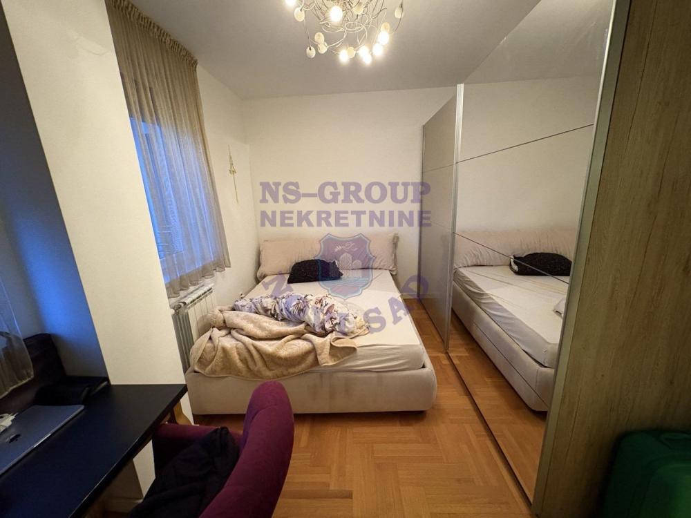 Glavna slika -Lux dvosoban stan u centru Novog Sada.