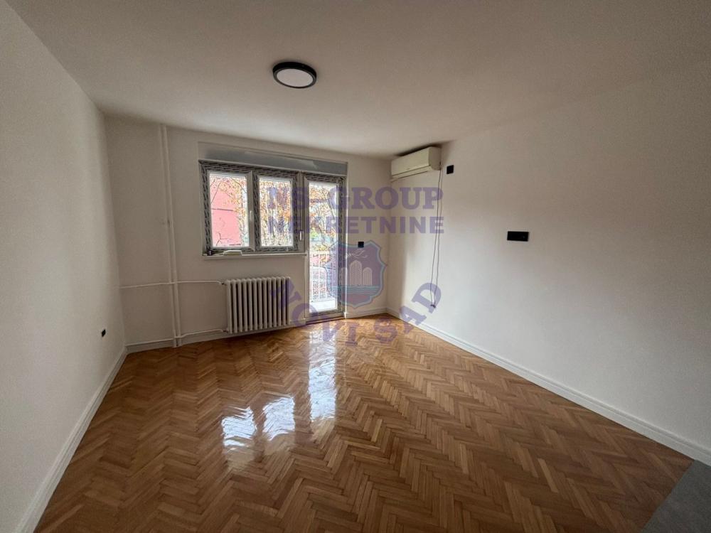 Slika 0 - Odličan kompletno renoviran dvoiposoban stan.