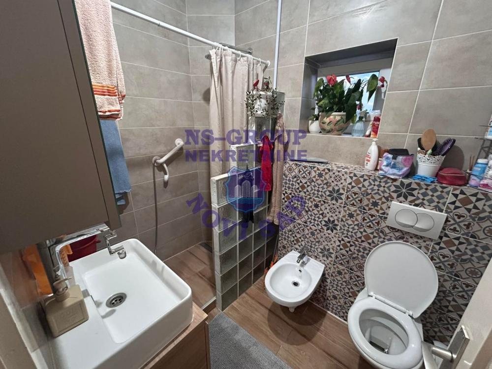 Slika 11 - Na prodaju trosoban stan u centru Begeča