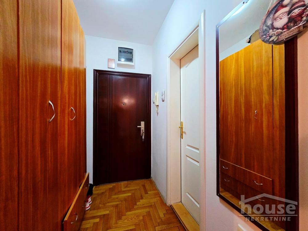 Slika 8 - Stan,NOVI SAD,BULEVAR EVROPE,kv: 43.00, € 130000, ID: 1064818