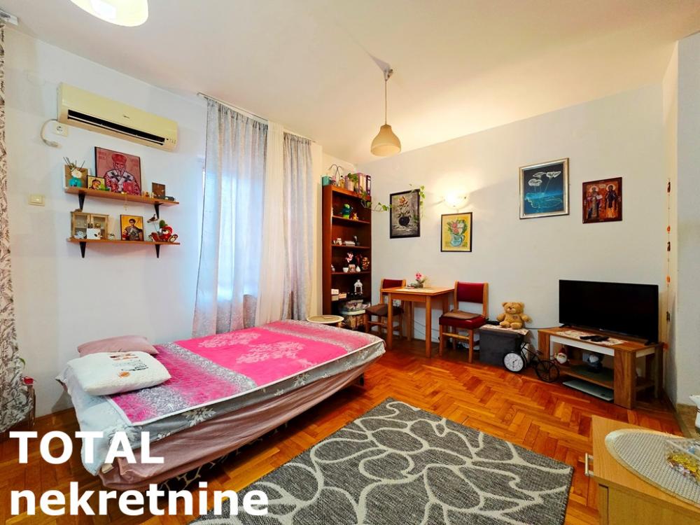 Slika 4 - Stan,NOVI SAD,BULEVAR EVROPE,kv: 43.00, € 130000, ID: 1101666