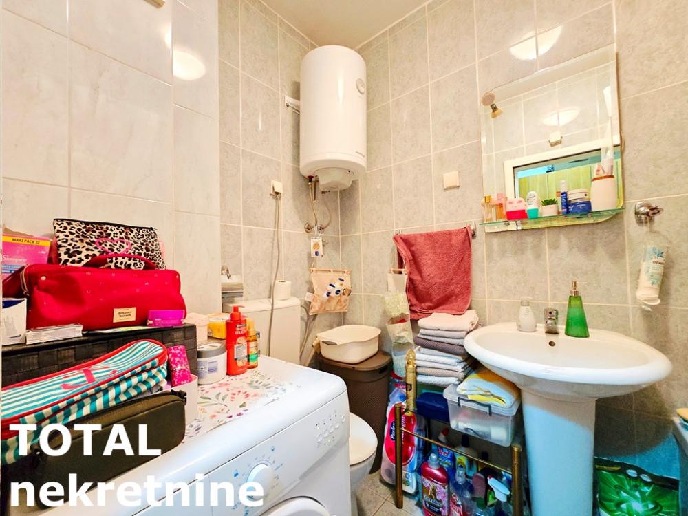 Slika 9 - Stan,NOVI SAD,BULEVAR EVROPE,kv: 43.00, € 130000, ID: 1101666