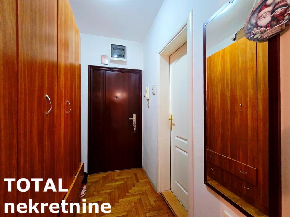 Slika 8 - Stan,NOVI SAD,BULEVAR EVROPE,kv: 43.00, € 130000, ID: 1101666