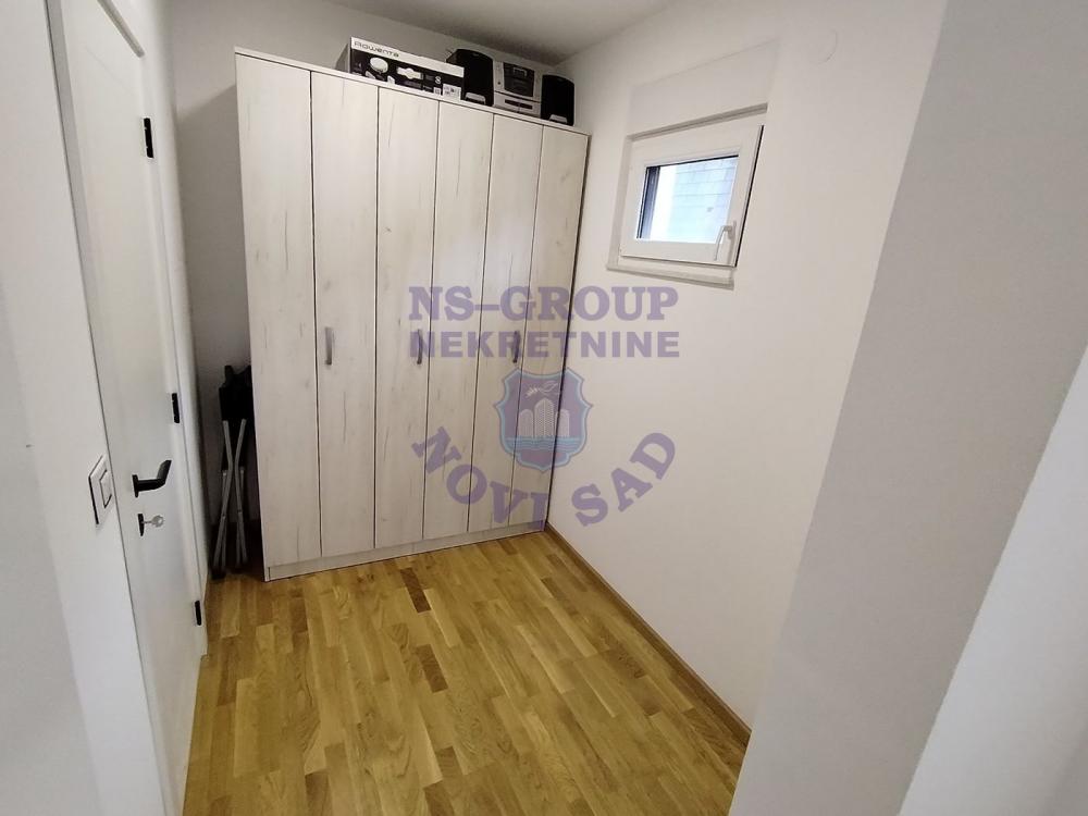 Slika 7 - Odličan četvorosoban stan u Petrovaradinu.