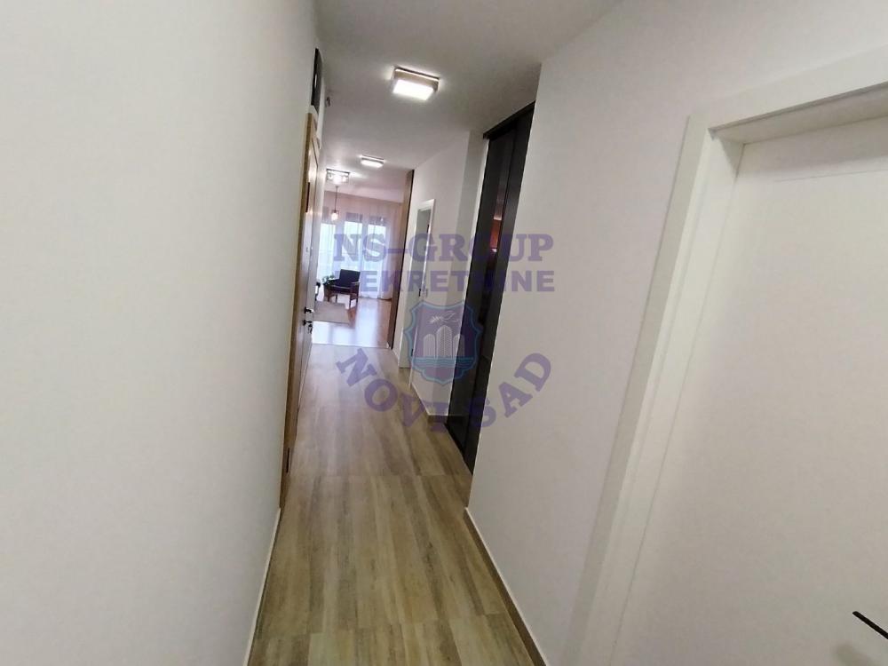 Slika 8 - Odličan četvorosoban stan u Petrovaradinu.