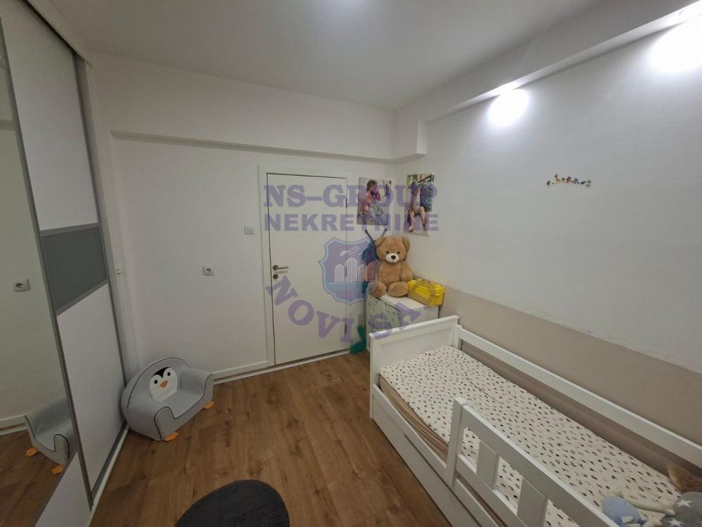 Slika 8 - Dvoiposoban kod Železničke stanice!