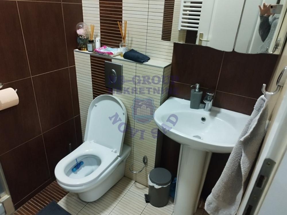 Slika 10 - Trosoban, 134m2, Novi Sad centar Novi Sad, sa terasom, ima lift