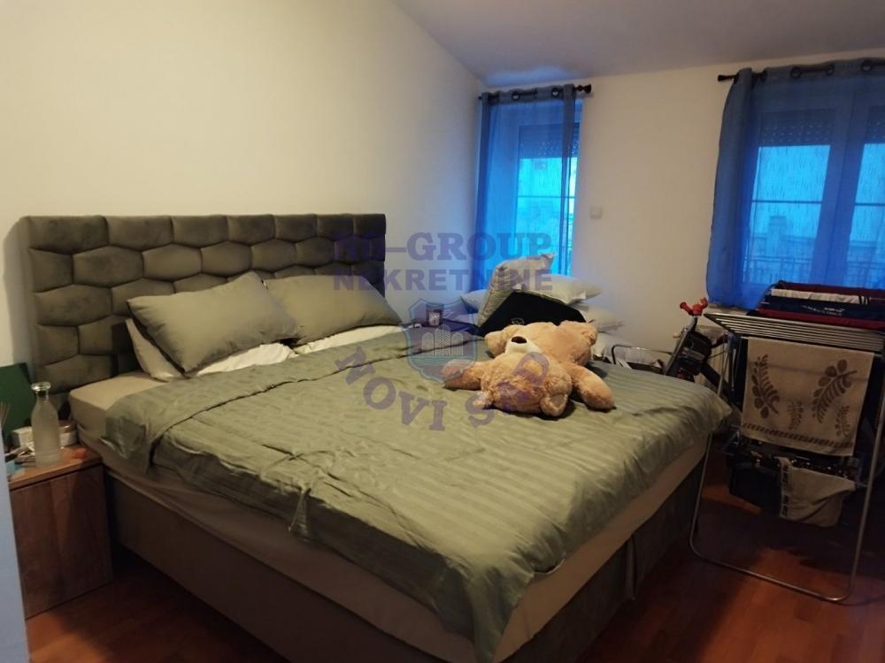 Slika 7 - Trosoban, 134m2, Novi Sad centar Novi Sad, sa terasom, ima lift