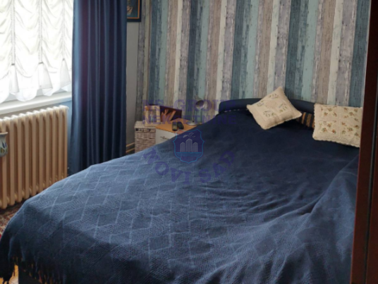 Slika 4 - Na prodaju stan koji zauzima celu etažu prizemlja kuće