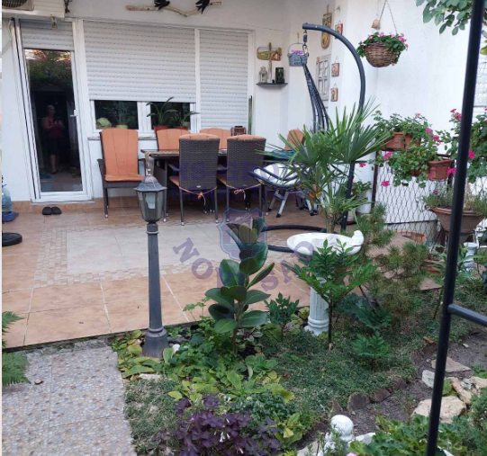 Slika 11 - Na prodaju stan koji zauzima celu etažu prizemlja kuće