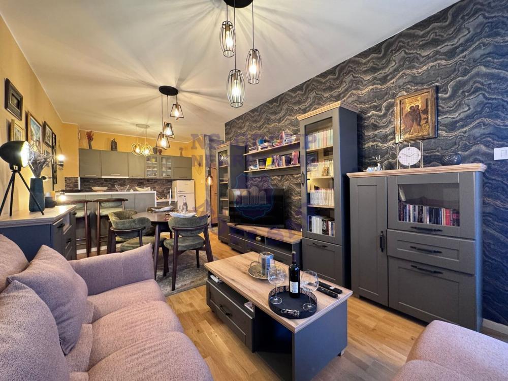 Slika 1 - Odličan trosoban stan na Telepu.