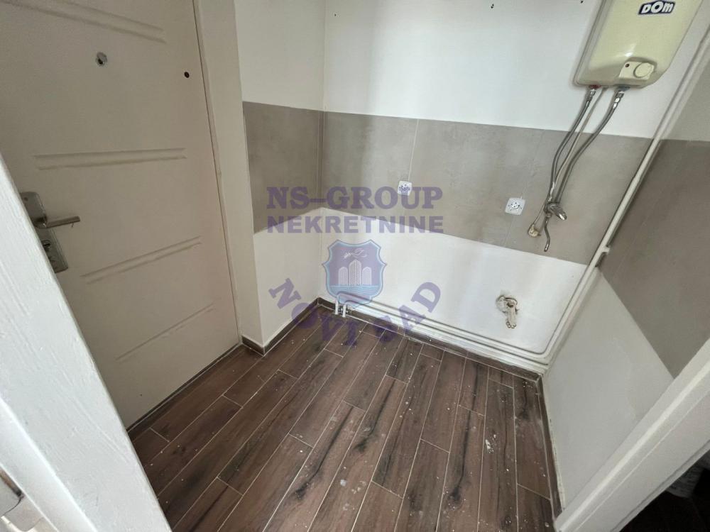 Slika 2 - Jednosoban, 20m2, Železnički park Novi Sad, sa terasom, ima lift