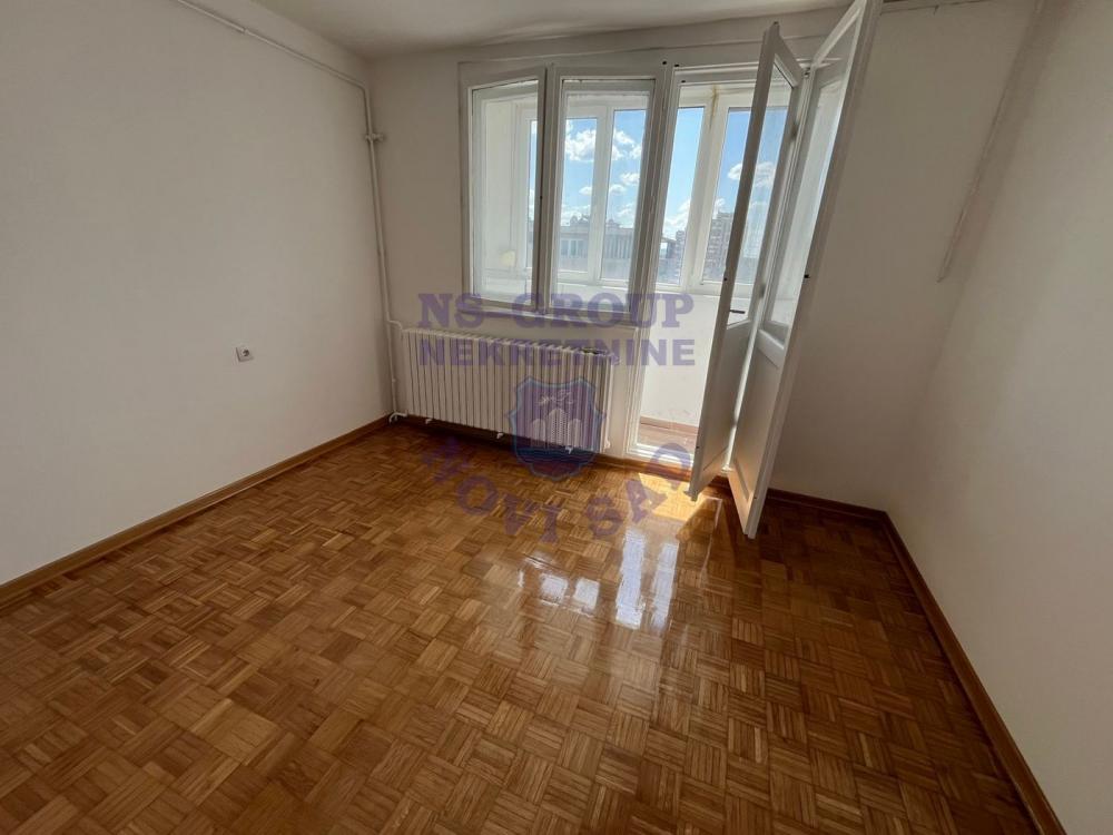 Slika 1 - Jednosoban, 20m2, Železnički park Novi Sad, sa terasom, ima lift