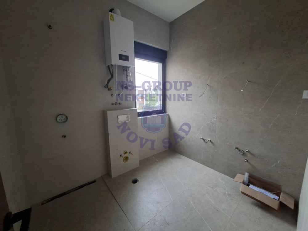 Slika 8 - Petosoban, 143m2, Sremska Kamenica Novi Sad, sa terasom, sa parkingom