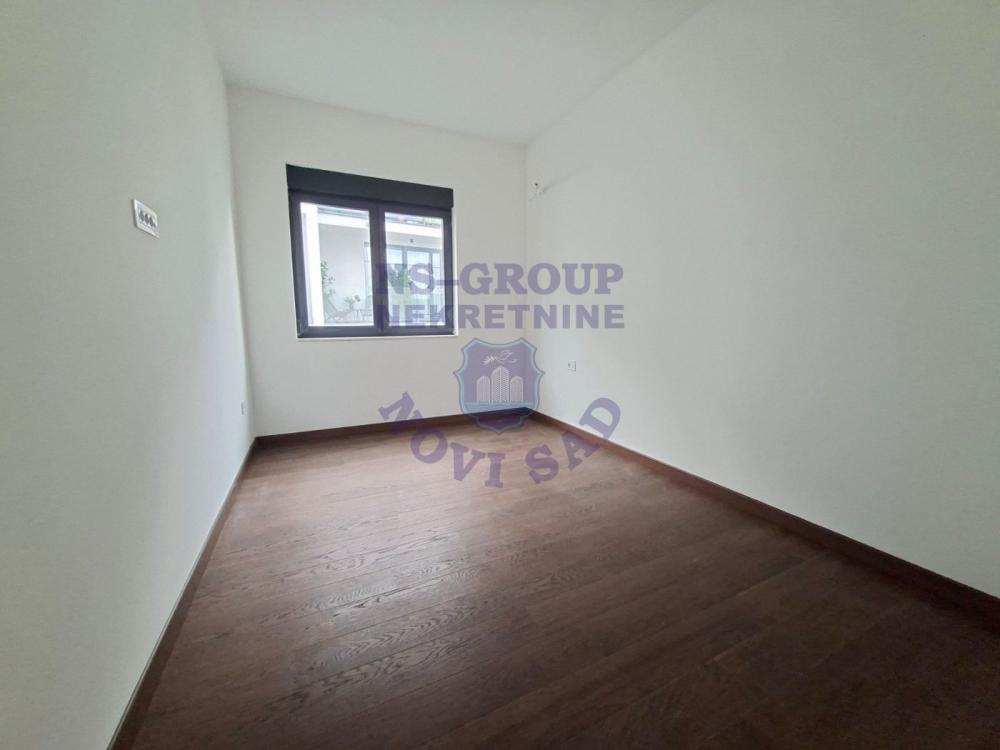 Slika 2 - Petosoban, 143m2, Sremska Kamenica Novi Sad, sa terasom, sa parkingom