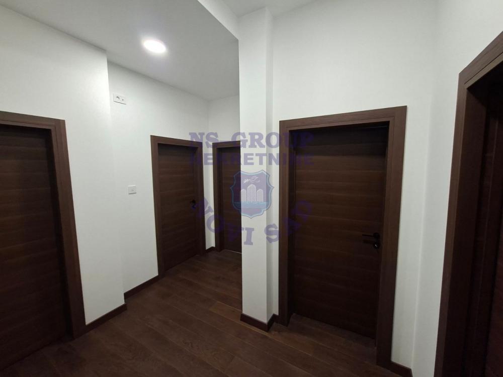 Slika 5 - Petosoban, 143m2, Sremska Kamenica Novi Sad, sa terasom, sa parkingom