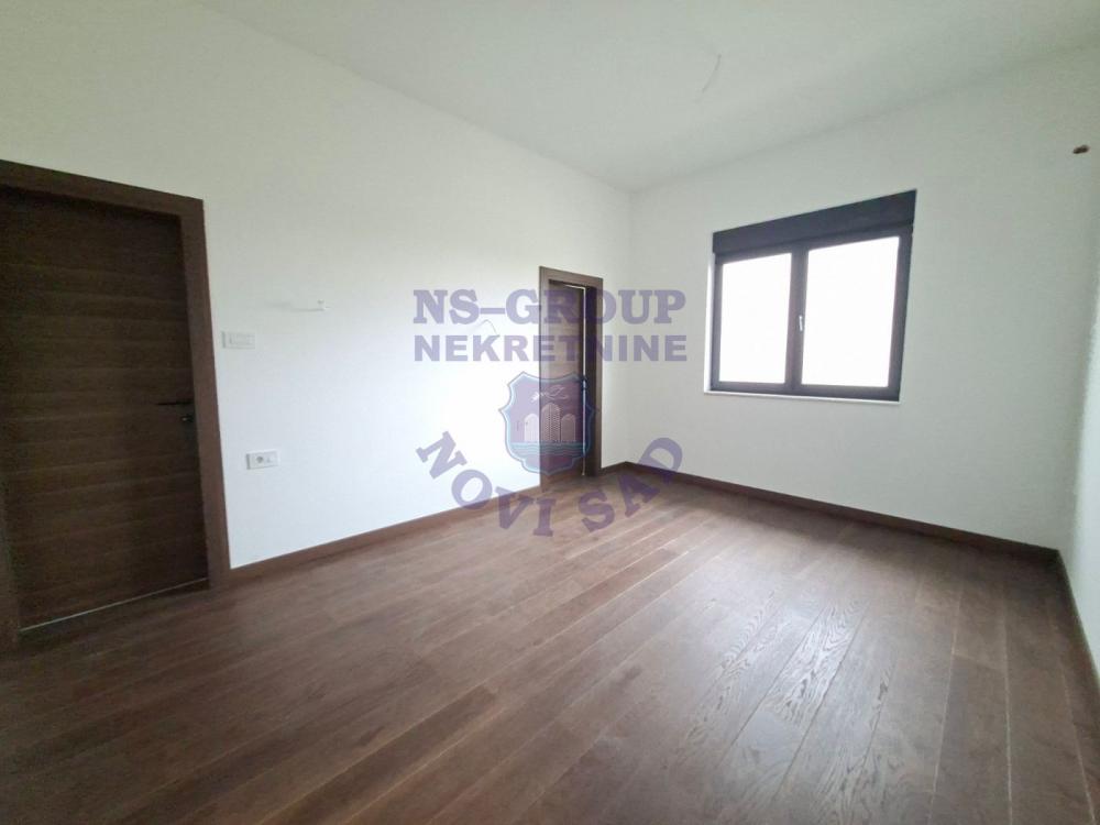 Slika 6 - Petosoban, 143m2, Sremska Kamenica Novi Sad, sa terasom, sa parkingom