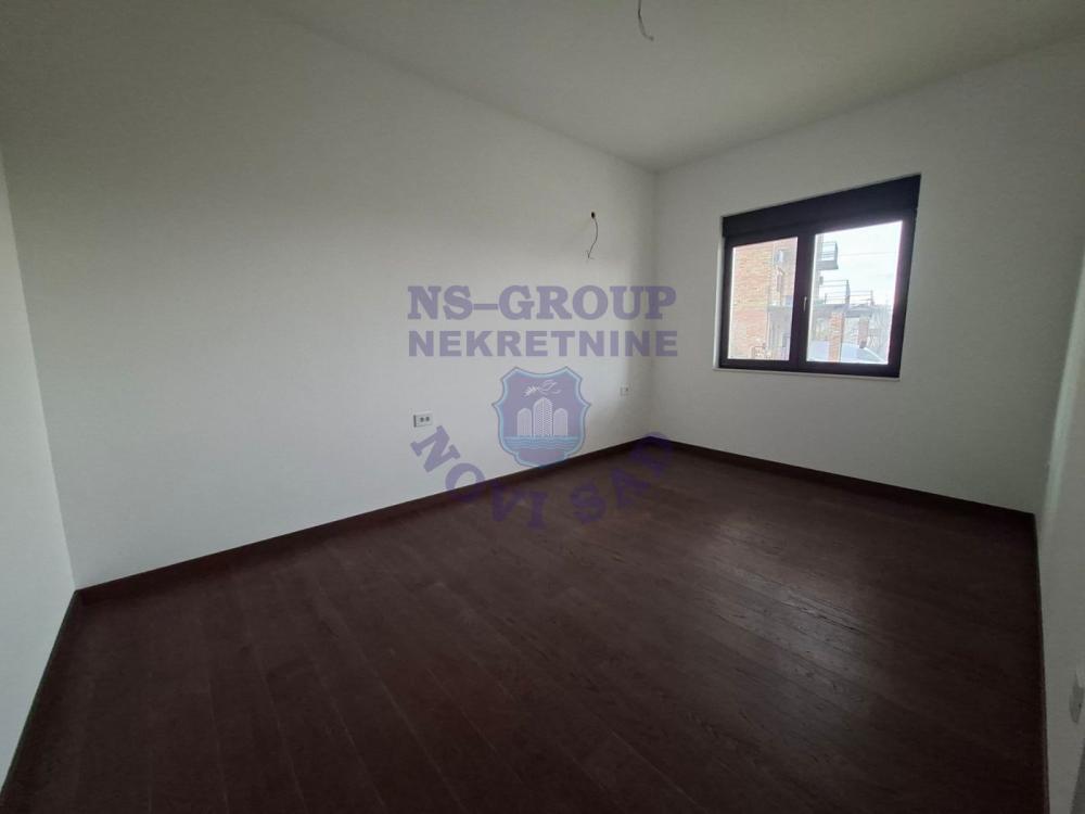 Slika 7 - Petosoban, 143m2, Sremska Kamenica Novi Sad, sa terasom, sa parkingom