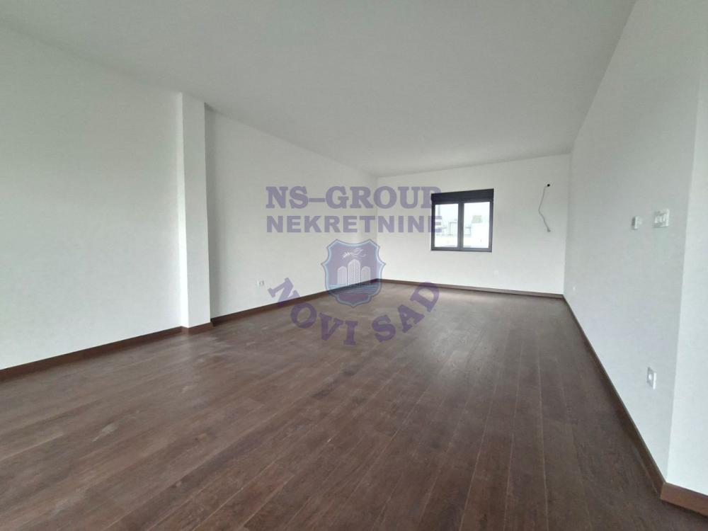 Slika 1 - Petosoban, 143m2, Sremska Kamenica Novi Sad, sa terasom, sa parkingom