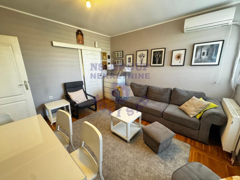 Slika 1 - Dvosoban, Grbavica Novi Sad, sa terasom, ima lift