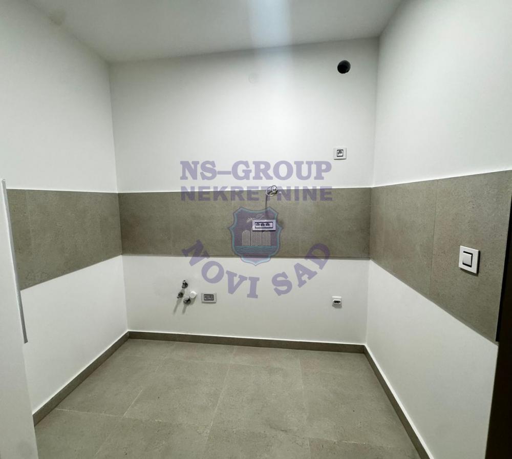 Slika 2 - Dvosoban, 42m2, Telep Novi Sad, sa terasom, ima lift