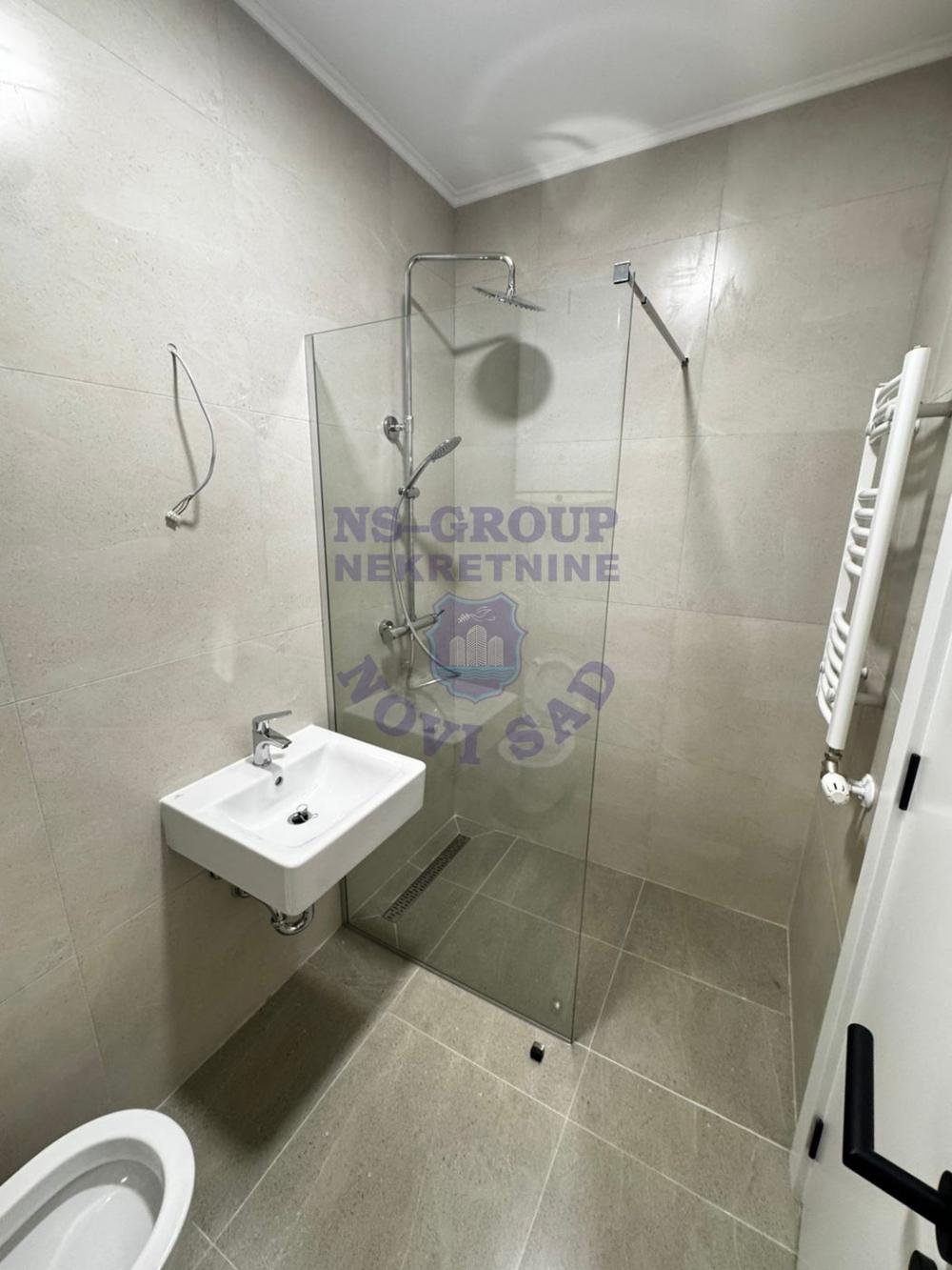 Slika 4 - Dvosoban, 42m2, Telep Novi Sad, sa terasom, ima lift