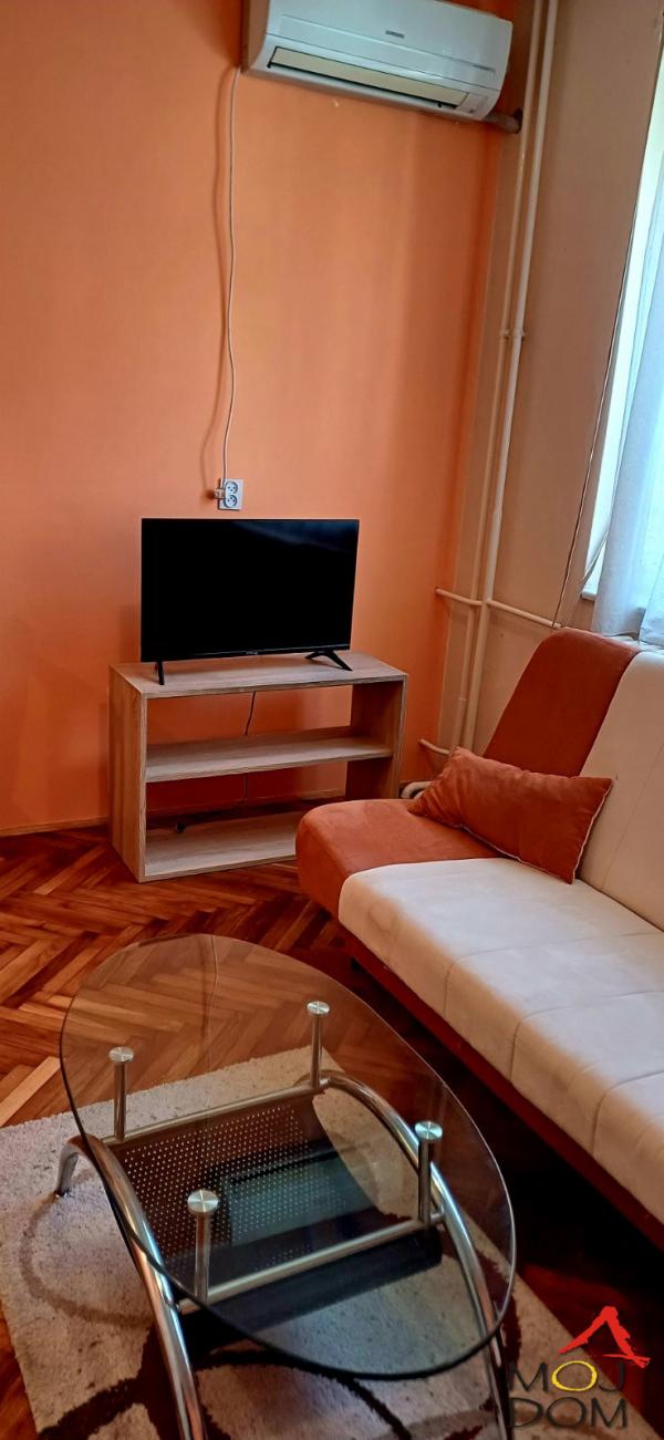 Slika 1 - Stan,NOVI SAD,CENTAR,kv: 19, € 72100, ID: 1031462