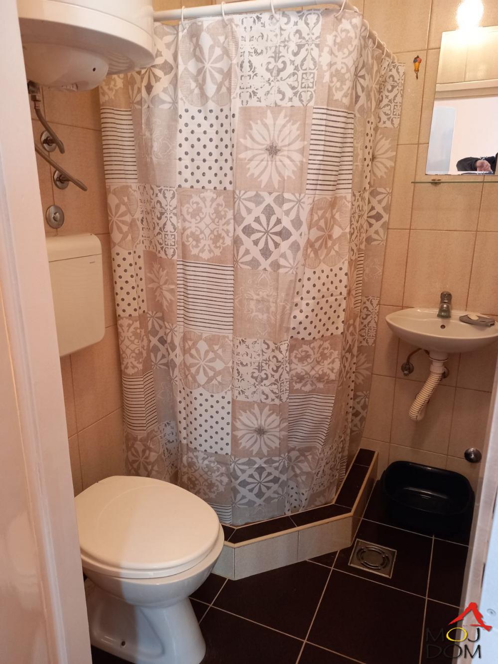 Slika 2 - Stan,NOVI SAD,CENTAR,kv: 19, € 72100, ID: 1031462